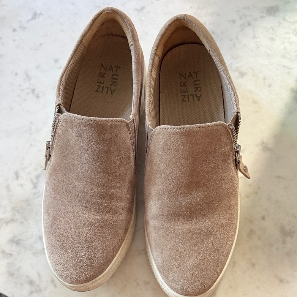Naturalizer Women's Tan Suede Slip-Ons